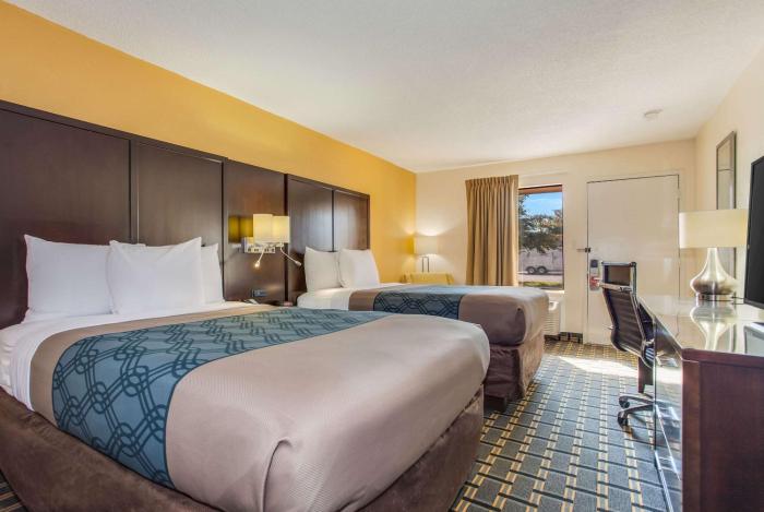 econo lodge coliseum