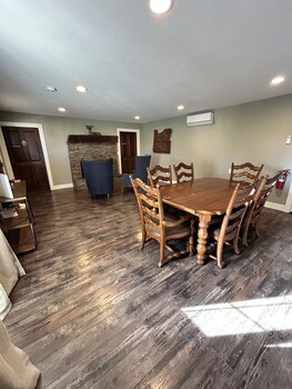 The Rellik House And Winery,,4 star
