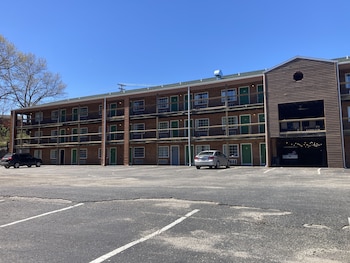 gold suites rentals