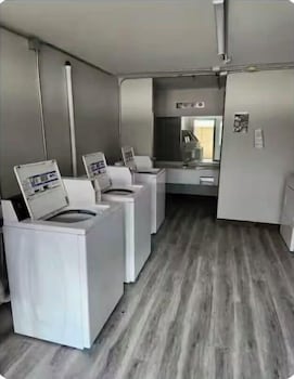 gold suites rentals