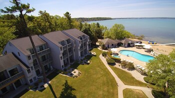 2 bedroom condo golf course views 5166