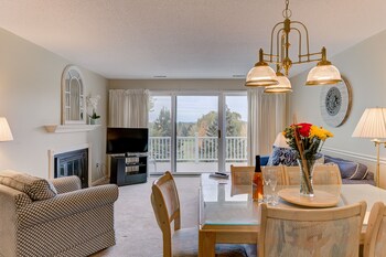2 bedroom condo golf course views 5166