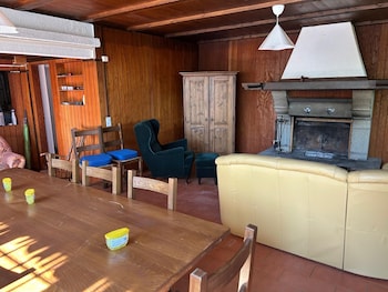 monte bar old cottage