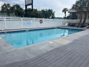 The Moorings Hotel And Marina,1000 Hwy 98,3 star