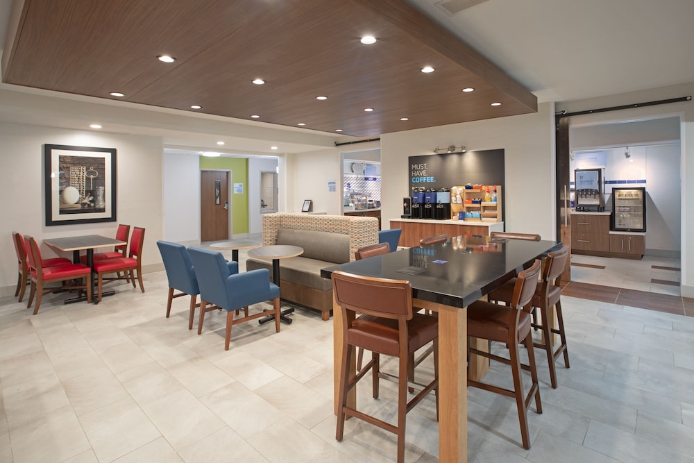 holiday inn express hotel and suites longmont by ihg