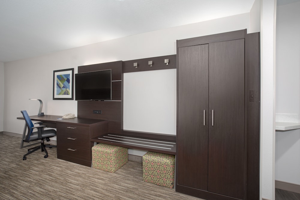 holiday inn express hotel and suites longmont by ihg