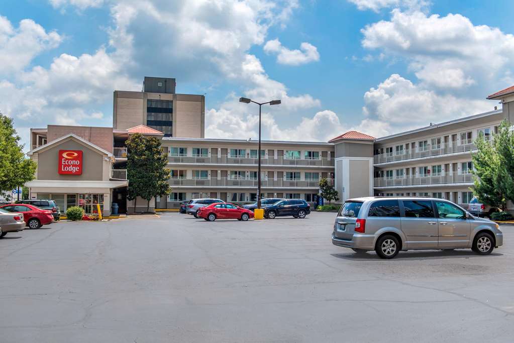 econo lodge downtown louisville