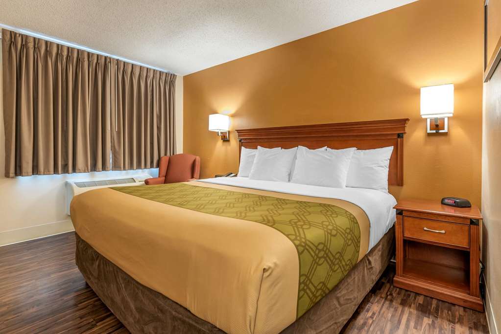 econo lodge downtown louisville