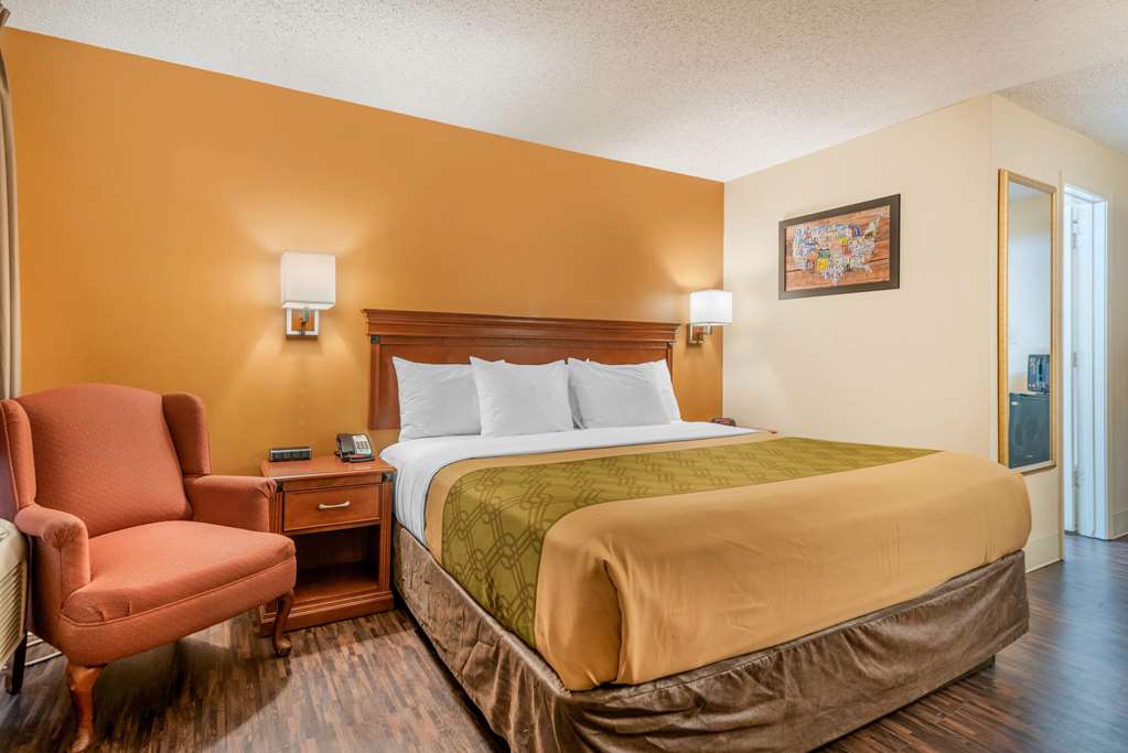econo lodge downtown louisville