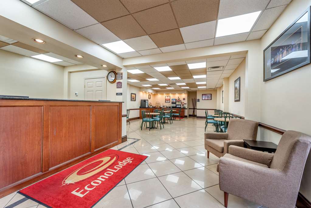 econo lodge downtown louisville