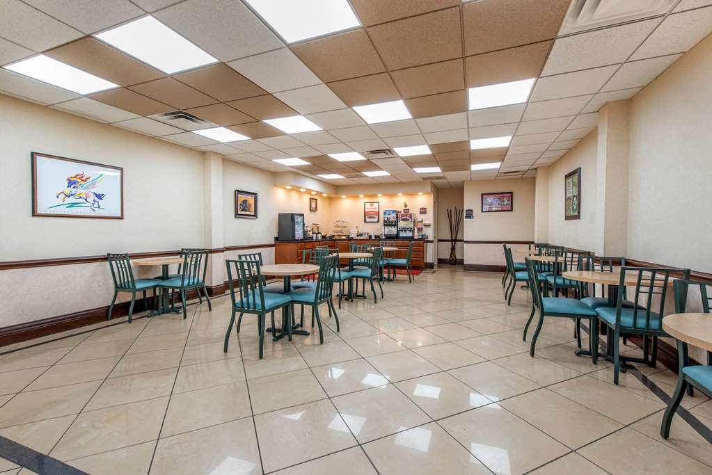 econo lodge downtown louisville