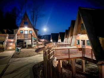 wrong way river lodge and cabins