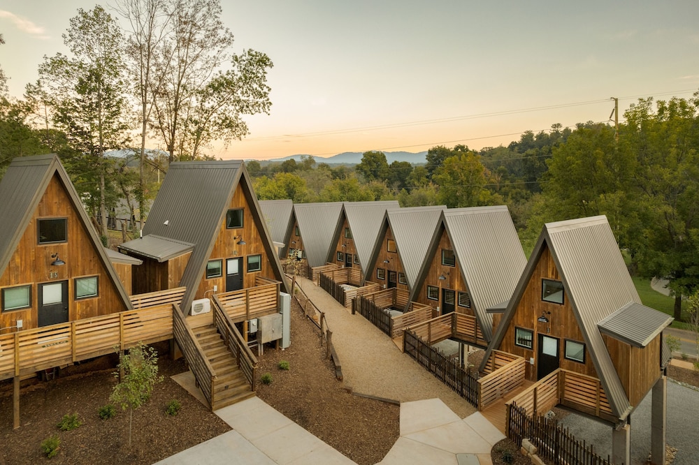wrong way river lodge and cabins