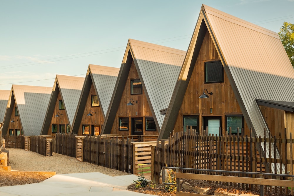 wrong way river lodge and cabins