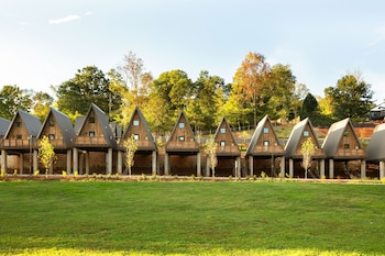 wrong way river lodge and cabins