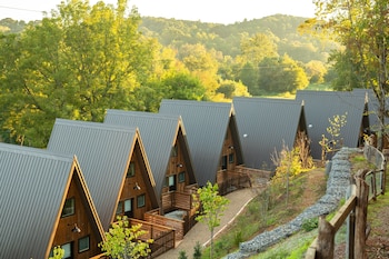 wrong way river lodge and cabins