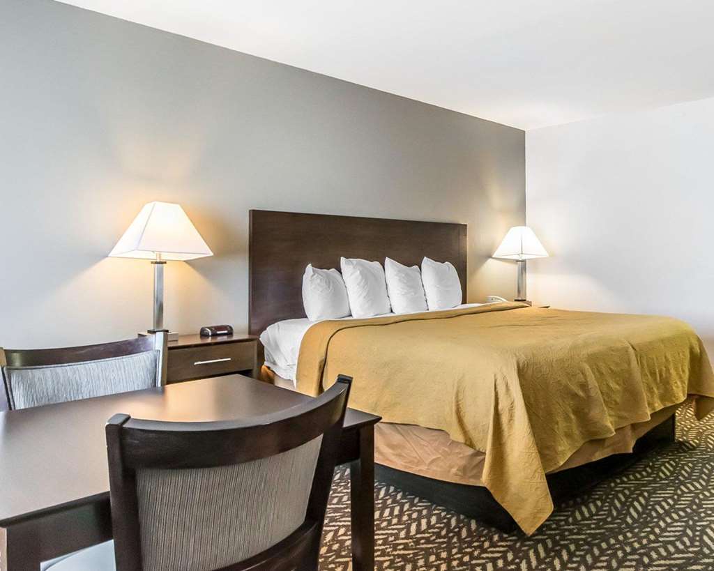 quality inn and suites university airport
