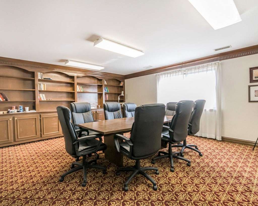 quality inn and suites university airport