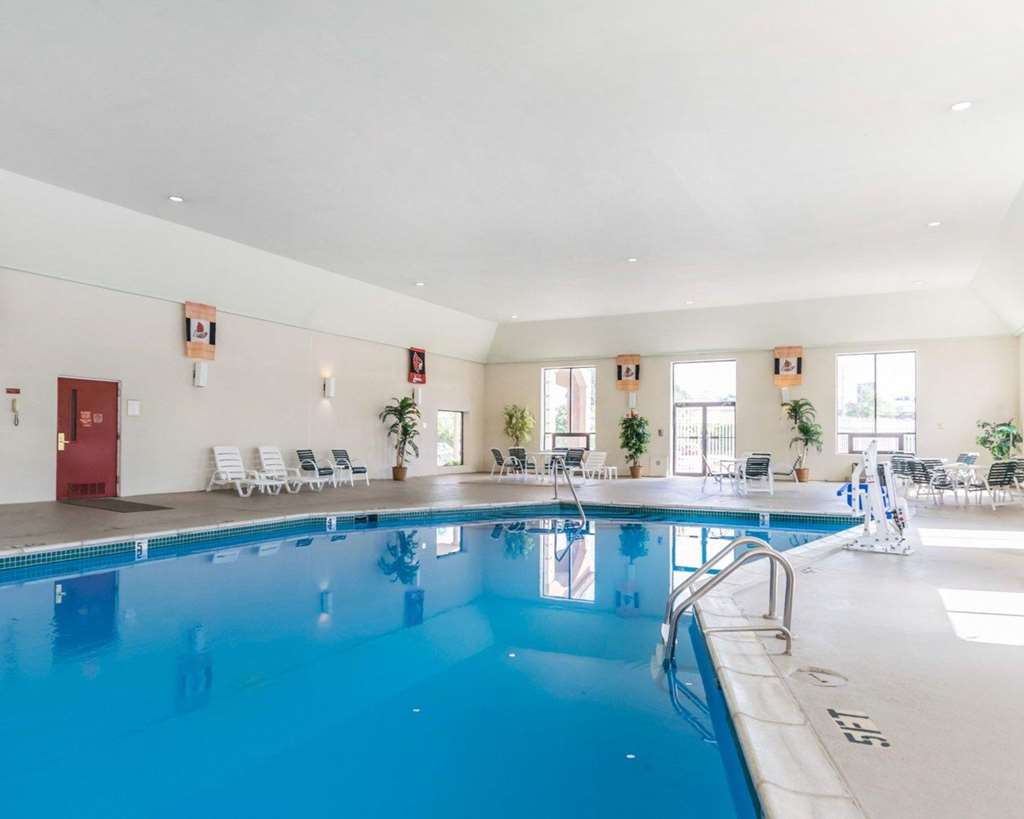 quality inn and suites university airport