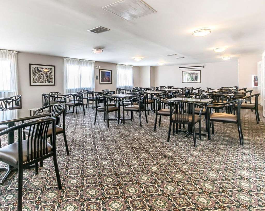 quality inn and suites university airport