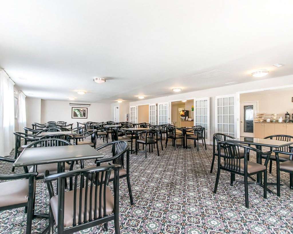 quality inn and suites university airport