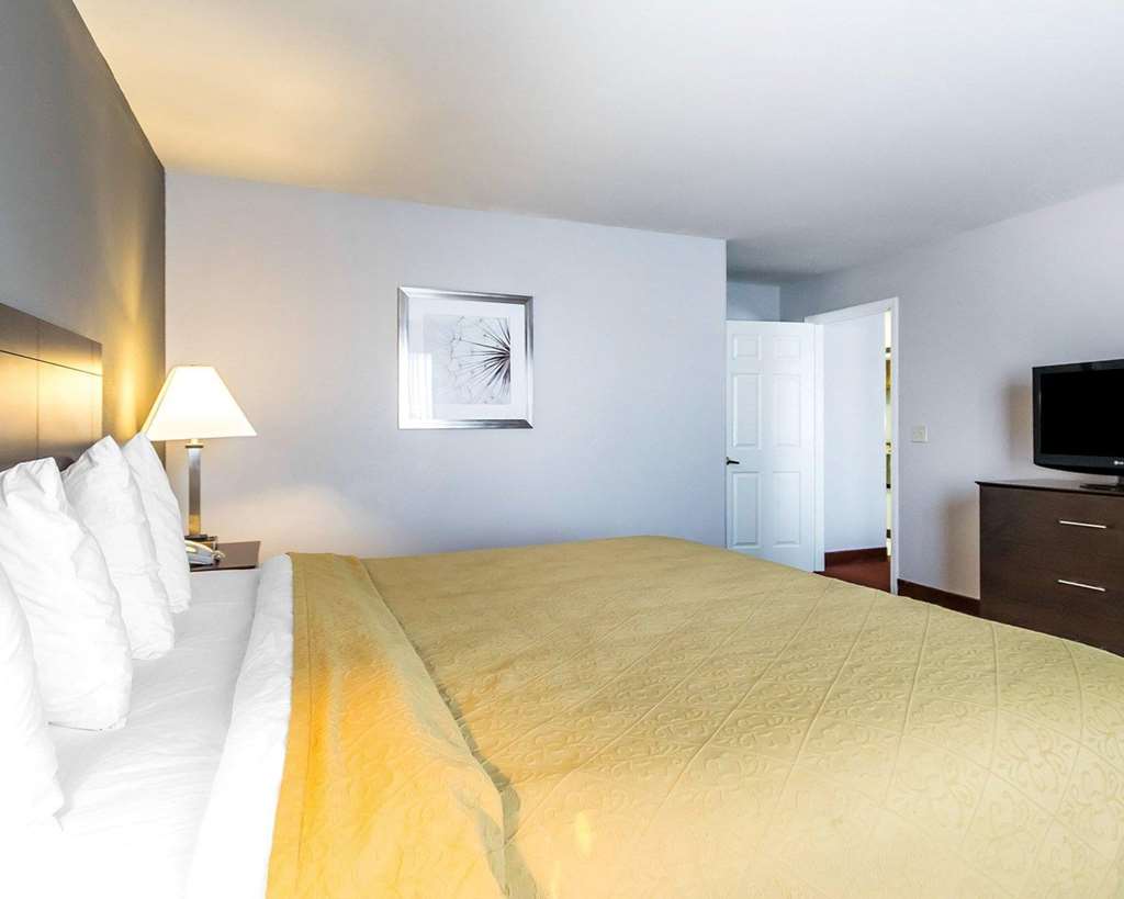quality inn and suites university airport