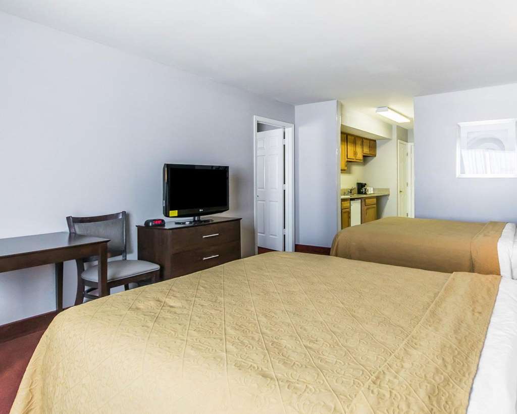 quality inn and suites university airport