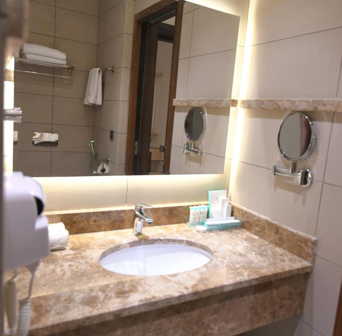 renee suite