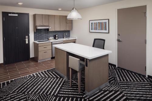 hyatt house royal oak birmingham