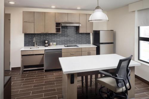 hyatt house royal oak birmingham