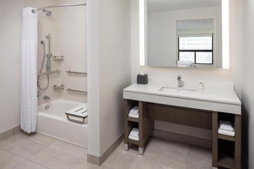 hyatt house royal oak birmingham