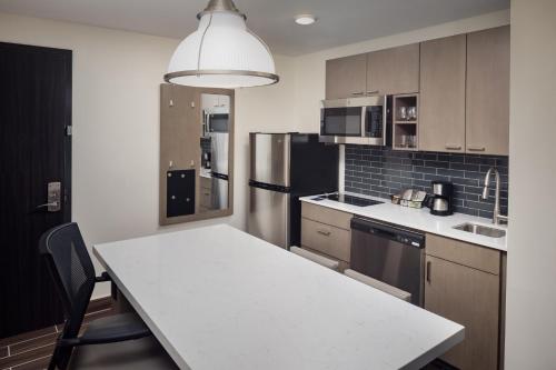 hyatt house royal oak birmingham
