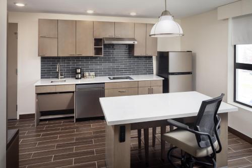 hyatt house royal oak birmingham