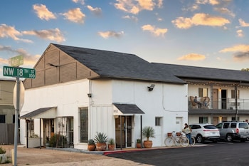 Exclusivo Inn By Oyo Grand Prairie, Tx,,3 star