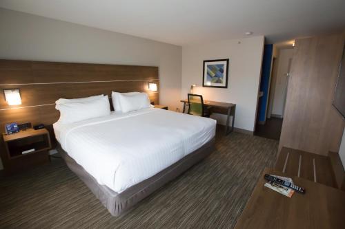 holiday inn express hotel and suites madison by ihg