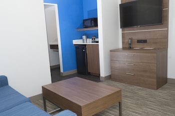 holiday inn express hotel and suites madison by ihg