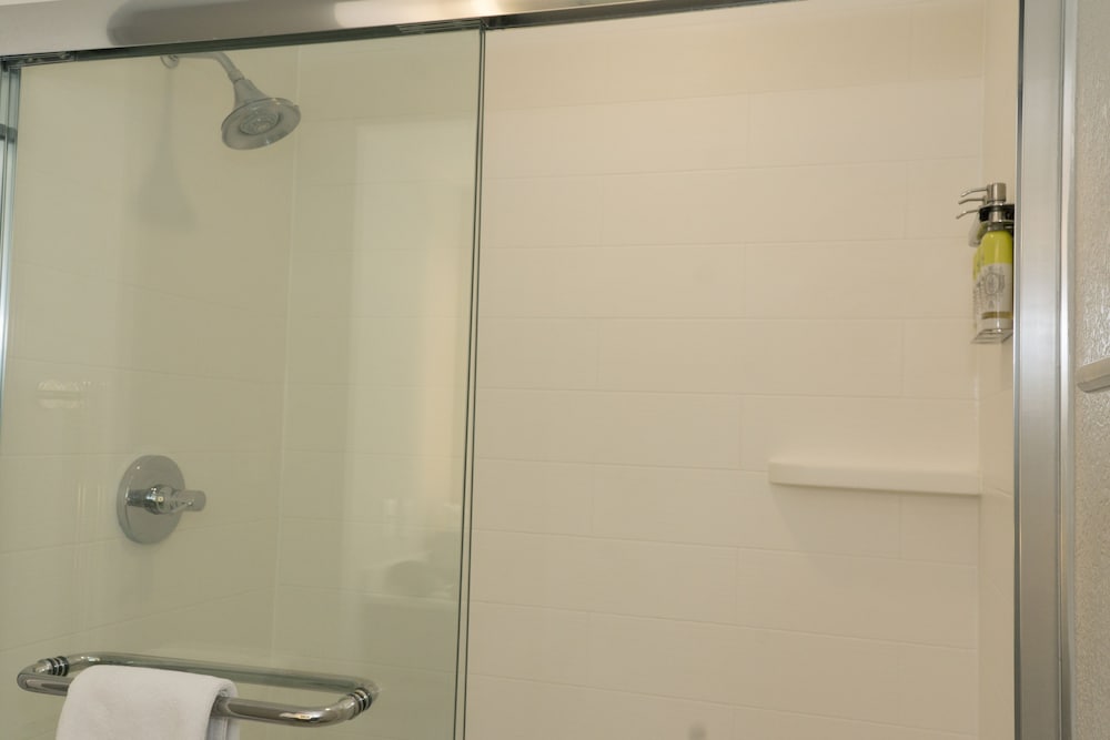 holiday inn express hotel and suites madison by ihg