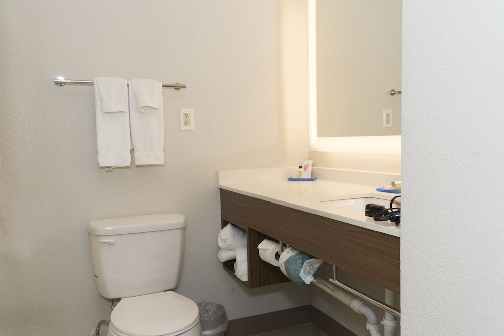 holiday inn express hotel and suites madison by ihg