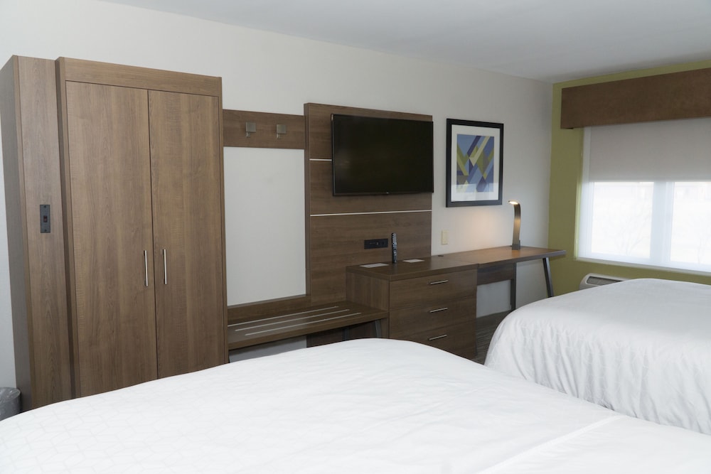 holiday inn express hotel and suites madison by ihg