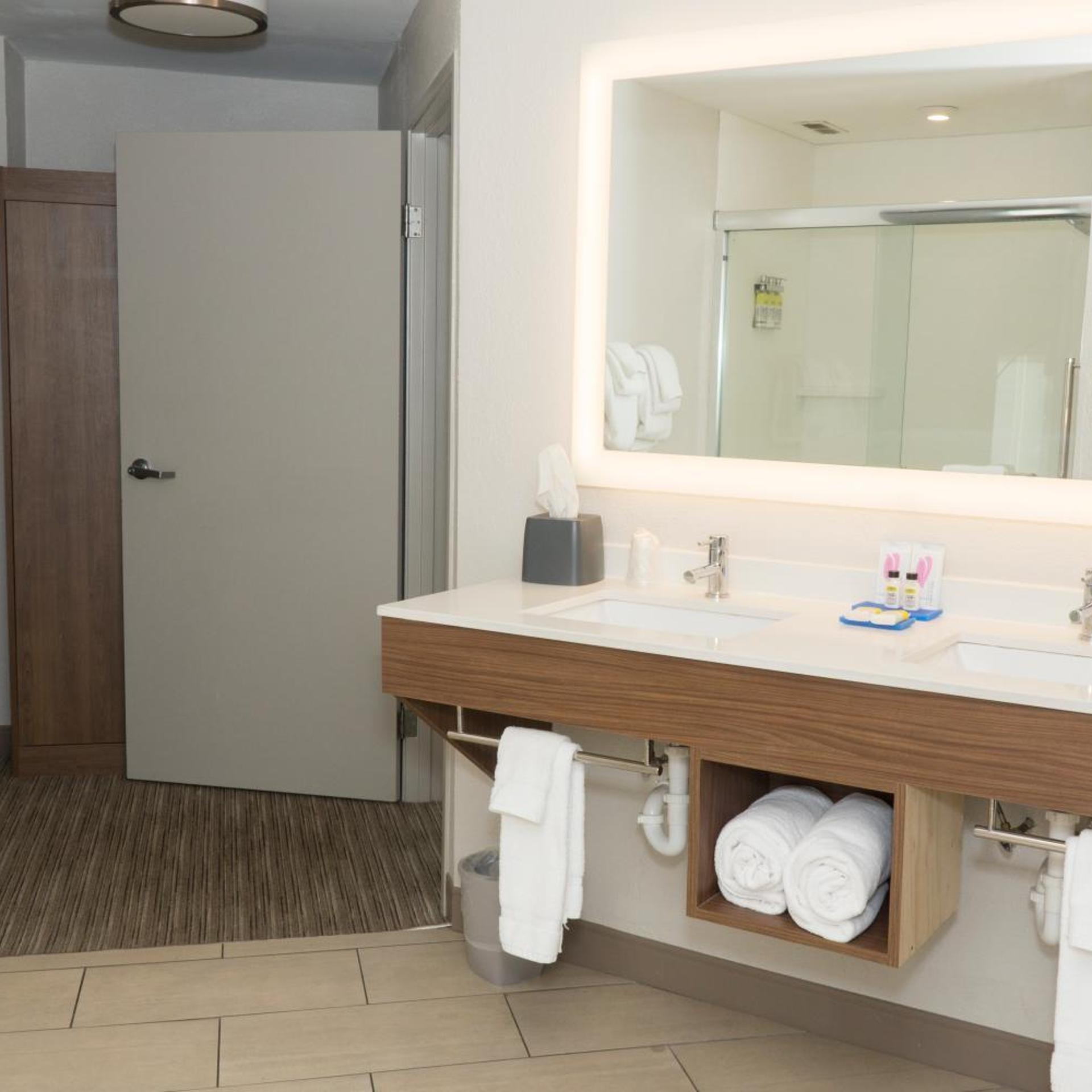holiday inn express hotel and suites madison by ihg