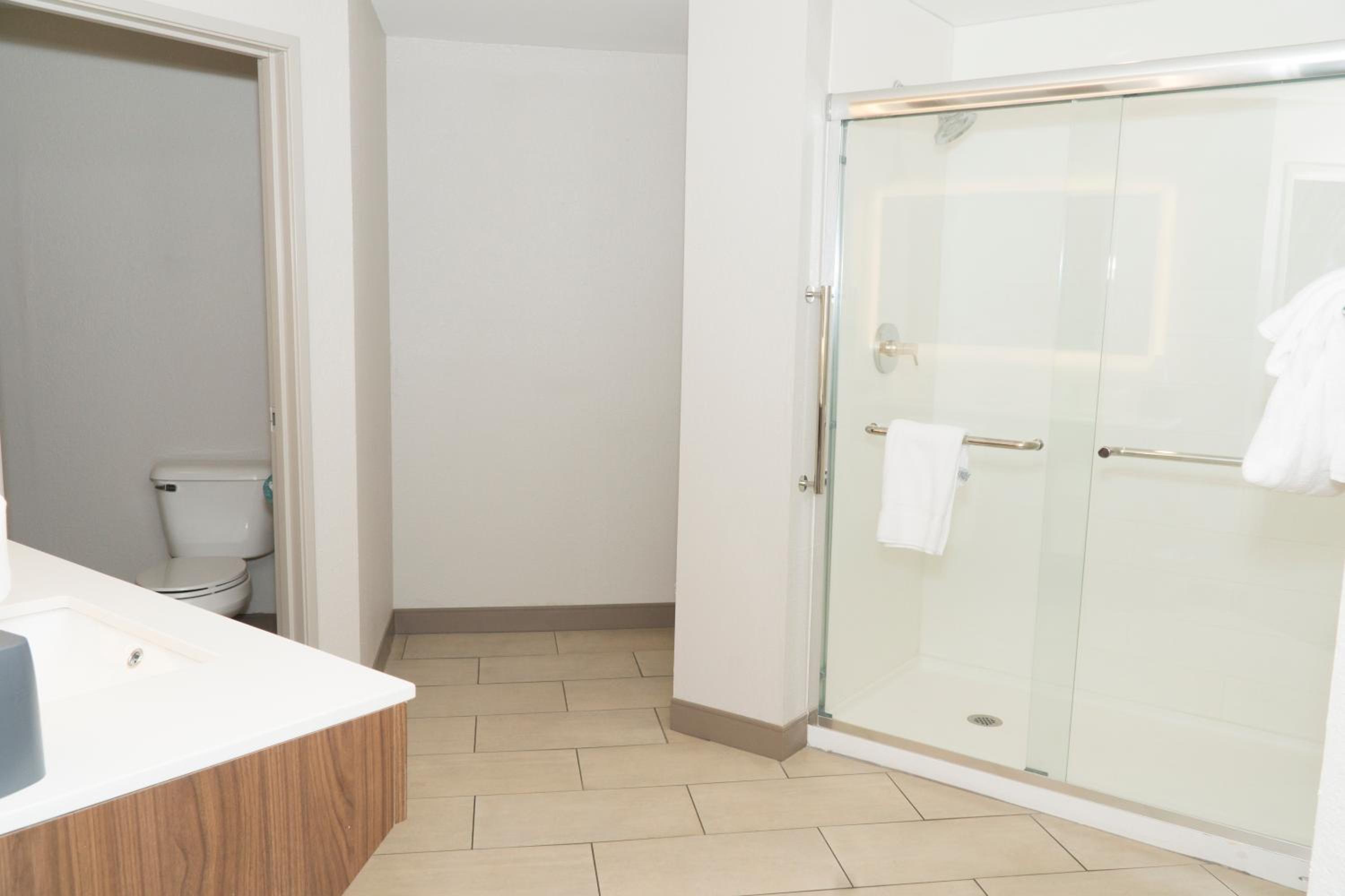holiday inn express hotel and suites madison by ihg