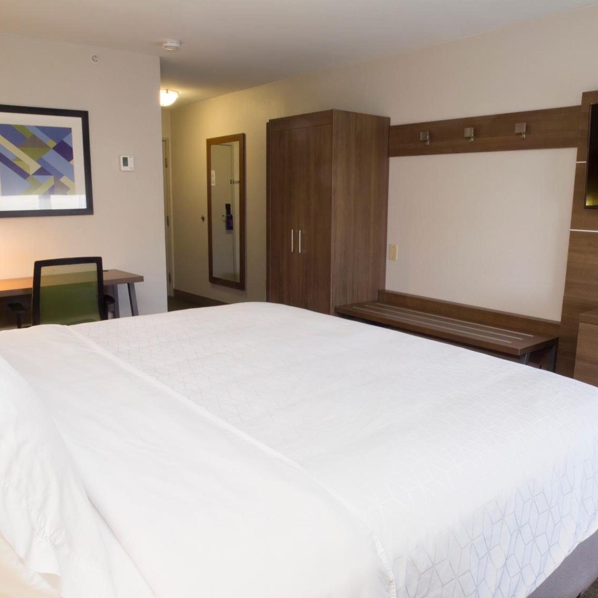 holiday inn express hotel and suites madison by ihg