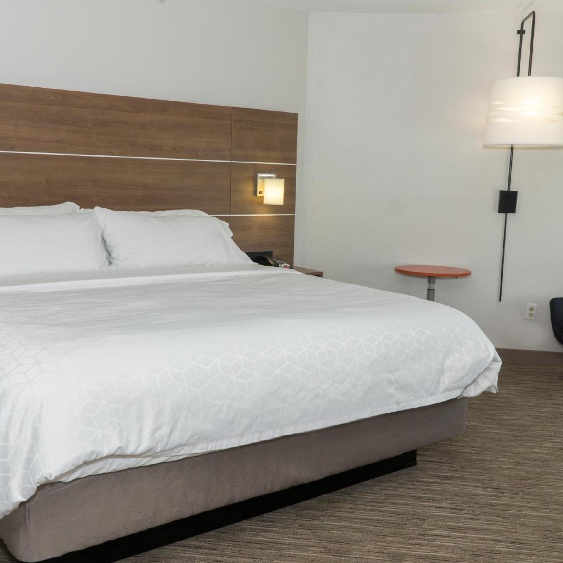 holiday inn express hotel and suites madison by ihg