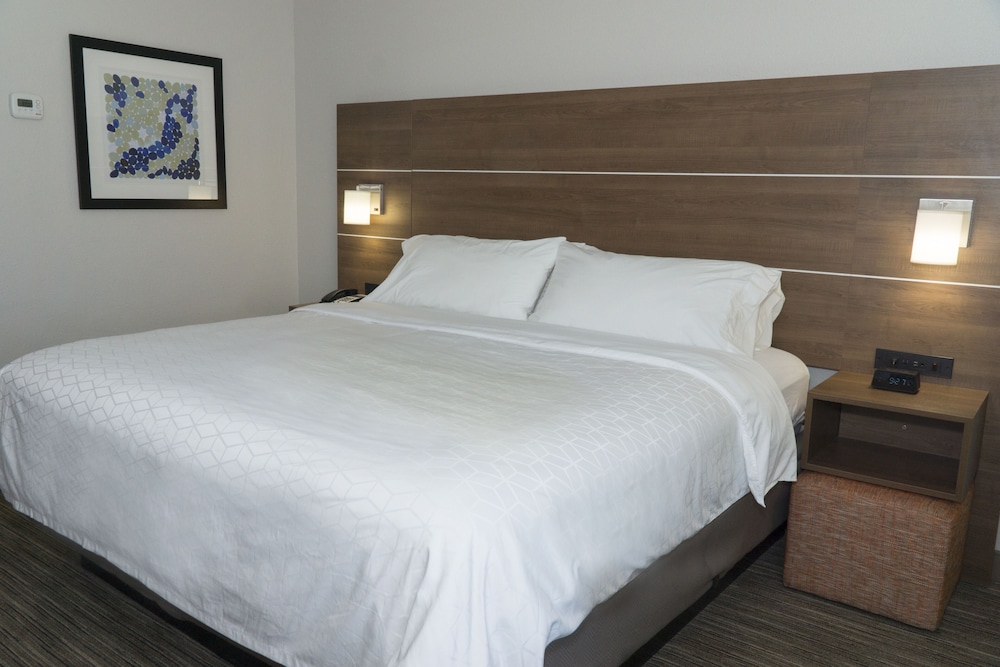 holiday inn express hotel and suites madison by ihg