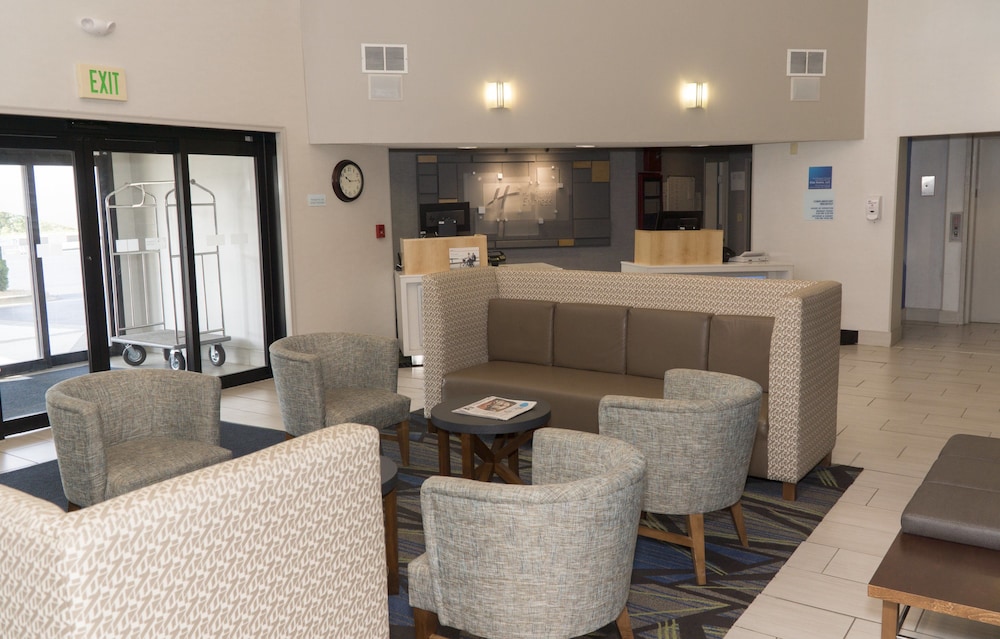 holiday inn express hotel and suites madison by ihg