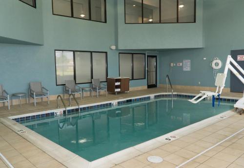 holiday inn express hotel and suites madison by ihg