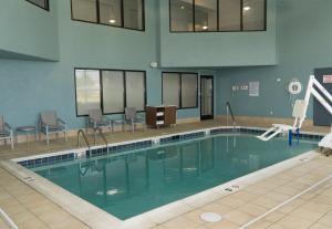 holiday inn express hotel and suites madison by ihg