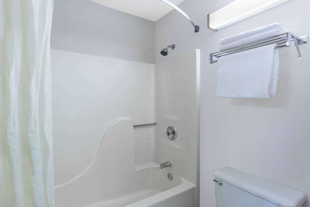 super 8 by wyndham madison south