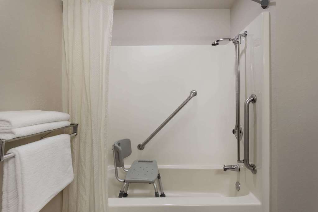 super 8 by wyndham madison south