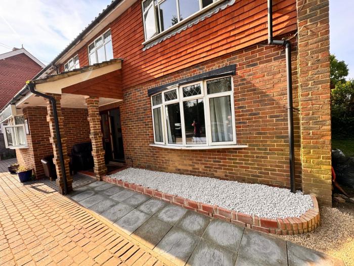 high trees gatwick guest house